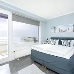 App 827 - Penthouse Apartmán *