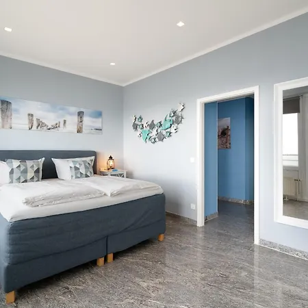 App 827 - Penthouse *