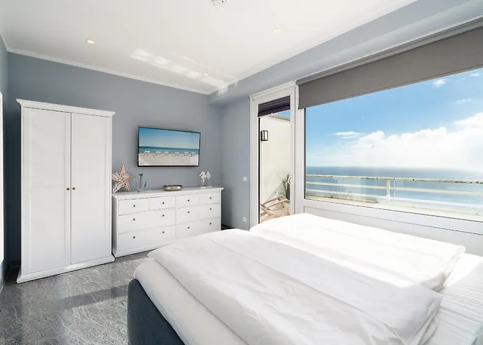 App 827 - Penthouse *