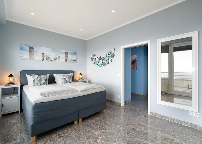 App 827 - Penthouse *